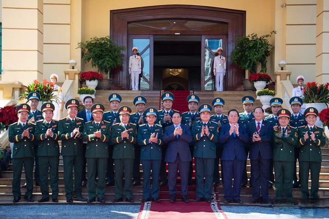 Thủ tướng Phạm Minh Chính: Phòng không - Không quân anh hùng, mãi là ‘lá chắn thép’ của Tổ quốc”- Ảnh 11.