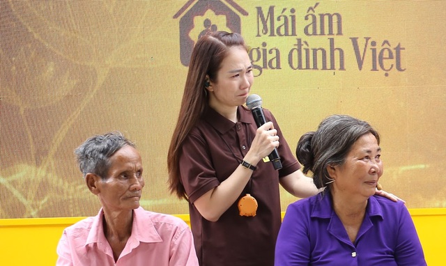 MC Thanh Thảo bật khóc nói thẳng một người mẹ bỏ con- Ảnh 2.