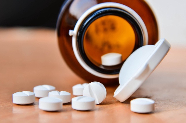 Ngày càng nhiều trẻ bị tác dụng phụ do dùng thuốc chứa corticoid: Dược sĩ chỉ rõ cách nhận biết corticoid trong đơn thuốc của con- Ảnh 1. Ngày càng nhiều trẻ bị tác dụng phụ do dùng thuốc chứa corticoid: Dược sĩ chỉ rõ cách nhận biết corticoid trong đơn thuốc của con- Ảnh 1.