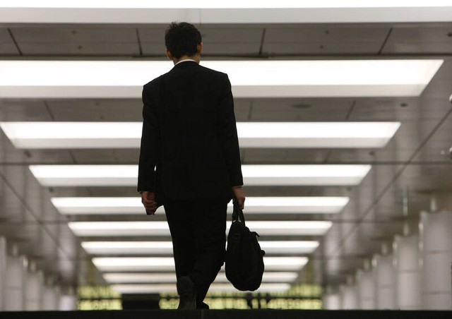 Tiết kiệm chục triệu tiền ph&iacute; m&ocirc;i giới, người đ&agrave;n &ocirc;ng mất hơn 1 tỷ đồng v&igrave; mua nh&agrave; "qua tay"- Ảnh 1.