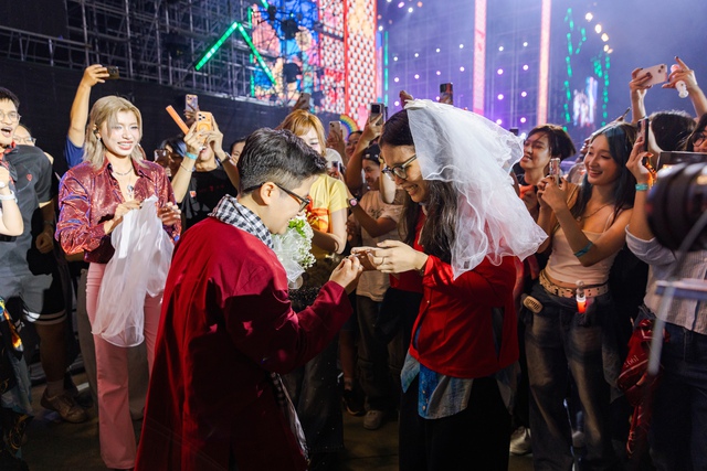 SUPERFEST 2025 “thắp sáng” Thủ đô: Anh Tài - Chị Đẹp hội tụ, hàng chục nghìn người cháy hết mình trong đại tiệc âm nhạc lớn nhất tháng 10- Ảnh 17. SUPERFEST 2025 “thắp sáng” Thủ đô: Anh Tài - Chị Đẹp hội tụ, hàng chục nghìn người cháy hết mình trong đại tiệc âm nhạc lớn nhất tháng 10- Ảnh 17.