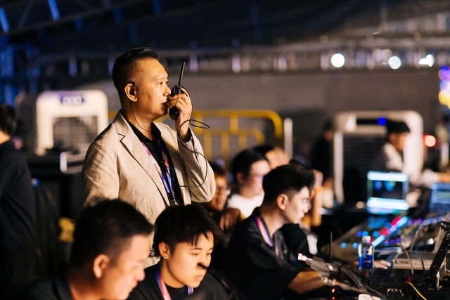 SUPERFEST 2025 “thắp sáng” Thủ đô: Anh Tài - Chị Đẹp hội tụ, hàng chục nghìn người cháy hết mình trong đại tiệc âm nhạc lớn nhất tháng 10- Ảnh 20. SUPERFEST 2025 “thắp sáng” Thủ đô: Anh Tài - Chị Đẹp hội tụ, hàng chục nghìn người cháy hết mình trong đại tiệc âm nhạc lớn nhất tháng 10- Ảnh 20.