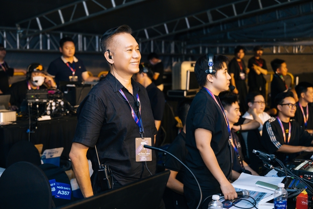 SUPERFEST 2025 “thắp sáng” Thủ đô: Anh Tài - Chị Đẹp hội tụ, hàng chục nghìn người cháy hết mình trong đại tiệc âm nhạc lớn nhất tháng 10- Ảnh 21. SUPERFEST 2025 “thắp sáng” Thủ đô: Anh Tài - Chị Đẹp hội tụ, hàng chục nghìn người cháy hết mình trong đại tiệc âm nhạc lớn nhất tháng 10- Ảnh 21.