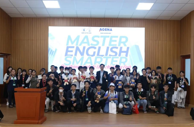 Ngày hội Sinh viên và Doanh nghiệp đợt 2 năm 2025: Cầu nối tri thức – Hội nhập – Phát triển- Ảnh 4. Ngày hội Sinh viên và Doanh nghiệp đợt 2 năm 2025: Cầu nối tri thức – Hội nhập – Phát triển- Ảnh 4.