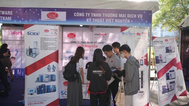 Ngày hội Sinh viên và Doanh nghiệp đợt 2 năm 2025: Cầu nối tri thức – Hội nhập – Phát triển- Ảnh 5. Ngày hội Sinh viên và Doanh nghiệp đợt 2 năm 2025: Cầu nối tri thức – Hội nhập – Phát triển- Ảnh 5.