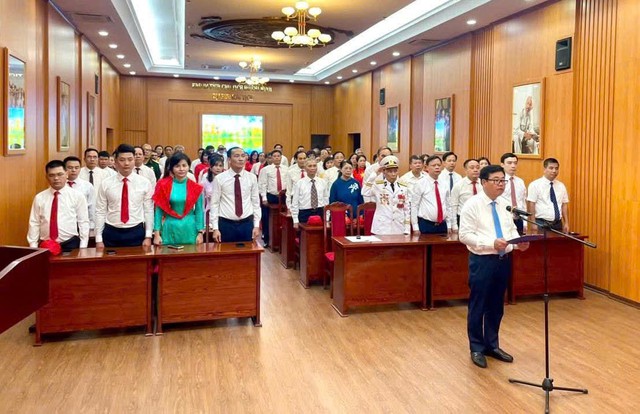 Hạ Long định hướng trở thành trung tâm dịch vụ tài chính gắn với tăng trưởng “xanh” điển hình của cả nước- Ảnh 2. Hạ Long định hướng trở thành trung tâm dịch vụ tài chính gắn với tăng trưởng “xanh” điển hình của cả nước- Ảnh 2.