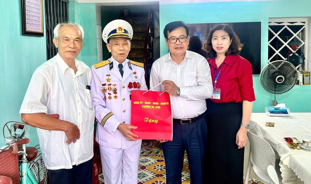 Hạ Long định hướng trở thành trung tâm dịch vụ tài chính gắn với tăng trưởng “xanh” điển hình của cả nước- Ảnh 3. Hạ Long định hướng trở thành trung tâm dịch vụ tài chính gắn với tăng trưởng “xanh” điển hình của cả nước- Ảnh 3.