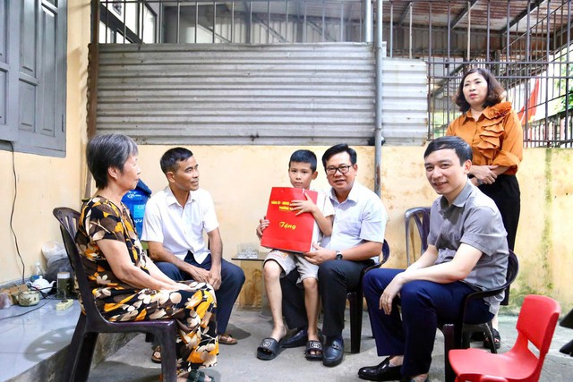 Hạ Long định hướng trở thành trung tâm dịch vụ tài chính gắn với tăng trưởng “xanh” điển hình của cả nước- Ảnh 4. Hạ Long định hướng trở thành trung tâm dịch vụ tài chính gắn với tăng trưởng “xanh” điển hình của cả nước- Ảnh 4.