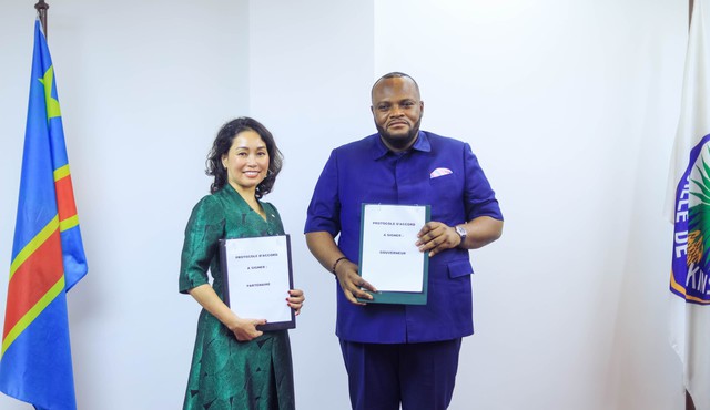 Congo và Vingroup ký MoU phát triển đô thị và giao thông xanh- Ảnh 1. Congo và Vingroup ký MoU phát triển đô thị và giao thông xanh- Ảnh 1.