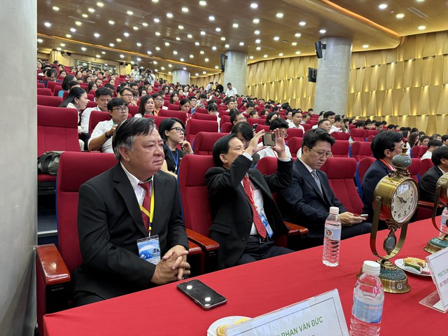 Bệnh viện Lê Văn Thịnh tổ chức Hội nghị Khoa học Quốc tế lần thứ 2 năm 2025: Chuyển đổi số – Hướng đến xây dựng hệ thống y tế thông minh- Ảnh 7. Bệnh viện Lê Văn Thịnh tổ chức Hội nghị Khoa học Quốc tế lần thứ 2 năm 2025: Chuyển đổi số – Hướng đến xây dựng hệ thống y tế thông minh- Ảnh 7.