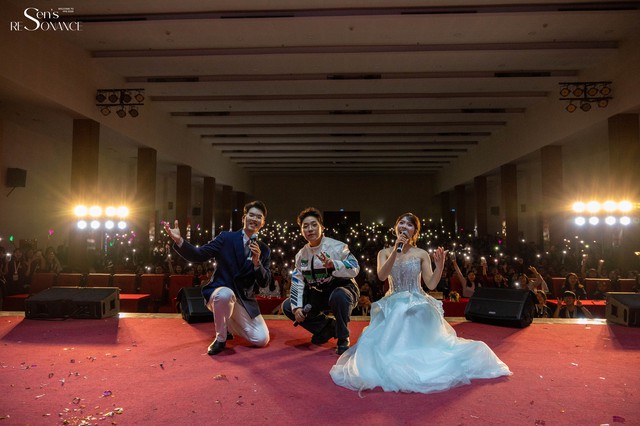 Kai Đinh “ôm” trọn K45 bằng giai điệu ngọt ngào tại đêm nhạc hội “FPS 2025 - Sen’s Resonance” 
- Ảnh 5. Kai Đinh “ôm” trọn K45 bằng giai điệu ngọt ngào tại đêm nhạc hội “FPS 2025 - Sen’s Resonance” 
- Ảnh 5.