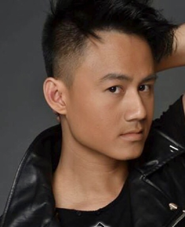 Nam ca sĩ bỏ việc ngân hàng: "Tôi không có tiền mua xe"- Ảnh 2. Nam ca sĩ bỏ việc ngân hàng: "Tôi không có tiền mua xe"- Ảnh 2.