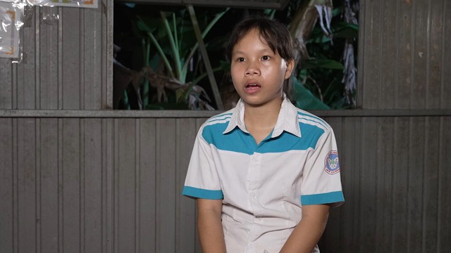 Phương Trinh Jolie uất nghẹn, bật kh&oacute;c nức nở- Ảnh 1.