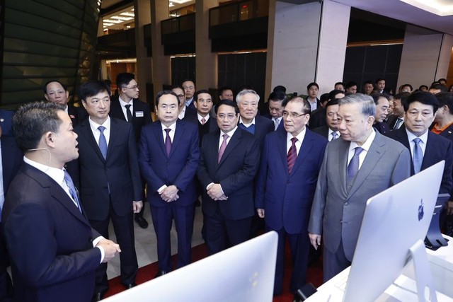 Đổi mới phương thức lãnh đạo của Đảng trong thúc đẩy nghiên cứu khoa học, ứng dụng tiến bộ công nghệ, phát huy tinh thần đổi mới sáng tạo - Ảnh 1. Đổi mới phương thức lãnh đạo của Đảng trong thúc đẩy nghiên cứu khoa học, ứng dụng tiến bộ công nghệ, phát huy tinh thần đổi mới sáng tạo - Ảnh 1.