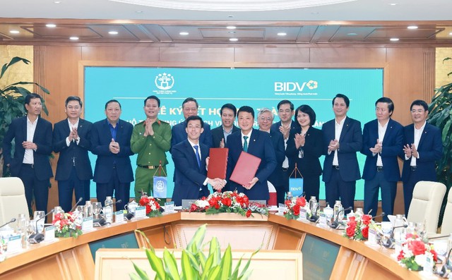 Đổi mới phương thức lãnh đạo của Đảng trong thúc đẩy nghiên cứu khoa học, ứng dụng tiến bộ công nghệ, phát huy tinh thần đổi mới sáng tạo - Ảnh 3. Đổi mới phương thức lãnh đạo của Đảng trong thúc đẩy nghiên cứu khoa học, ứng dụng tiến bộ công nghệ, phát huy tinh thần đổi mới sáng tạo - Ảnh 3.