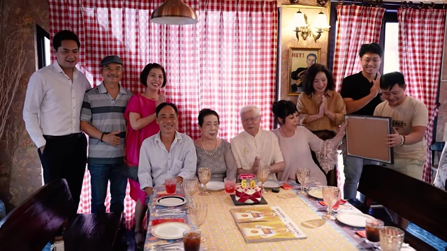 Mẹ NSND Hồng Vân xúc động: "Bố mẹ cảm ơn con rể Tuấn Anh"- Ảnh 2. Mẹ NSND Hồng Vân xúc động: "Bố mẹ cảm ơn con rể Tuấn Anh"- Ảnh 2.