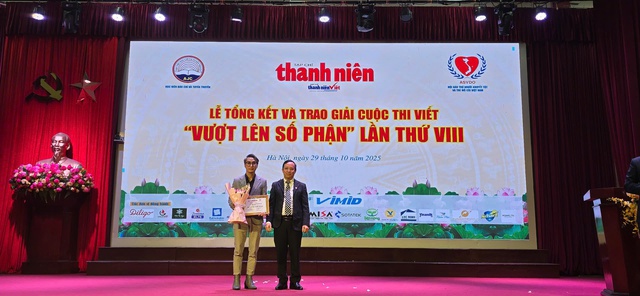 Lễ tổng kết, trao giải cuộc thi viết 'Vượt lên số phận' lần VIII- Ảnh 9.