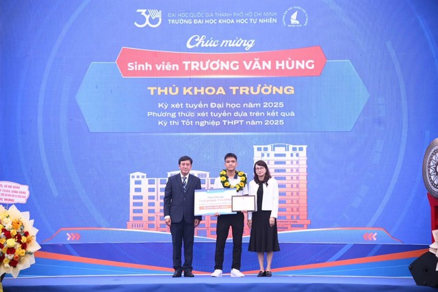 Hai á khoa toàn quốc khối A00 lựa chọn Trường ĐH Khoa học tự nhiên: Hành trình mới của những tài năng trẻ- Ảnh 1. Hai á khoa toàn quốc khối A00 lựa chọn Trường ĐH Khoa học tự nhiên: Hành trình mới của những tài năng trẻ- Ảnh 1.