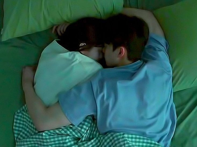 Làm "chuyện ấy" bao nhiêu lần 1 tháng là khỏe mạnh?- Ảnh 1. Làm "chuyện ấy" bao nhiêu lần 1 tháng là khỏe mạnh?- Ảnh 1.