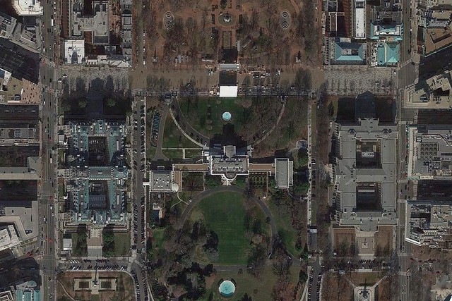9 địa điểm kỳ bí nhất bị làm mờ trên Google Maps hiện có thể xem vô tư- Ảnh 1.