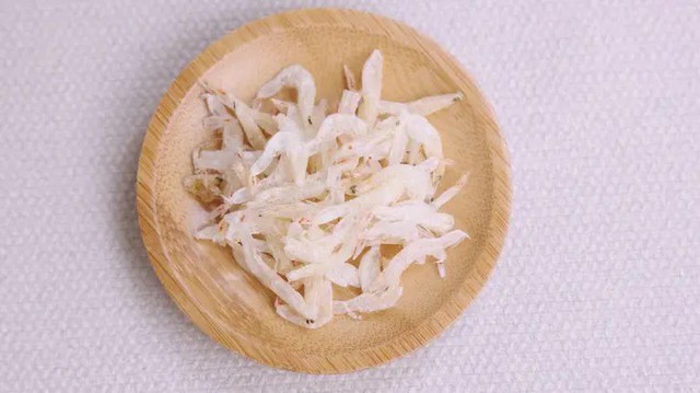 Người có tuổi mới cần bổ sung canxi đúng không? Đừng ngốc, bạn nên bổ sung canxi kịp thời từ sau tuổi 30 nhưng tránh 3 hiểu lầm này- Ảnh 2. Người có tuổi mới cần bổ sung canxi đúng không? Đừng ngốc, bạn nên bổ sung canxi kịp thời từ sau tuổi 30 nhưng tránh 3 hiểu lầm này- Ảnh 2.