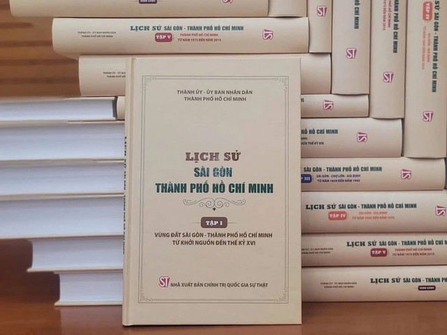 Ra mắt bộ sách “Lịch sử Sài Gòn – Thành phố Hồ Chí Minh”- Ảnh 1. Ra mắt bộ sách “Lịch sử Sài Gòn – Thành phố Hồ Chí Minh”- Ảnh 1.