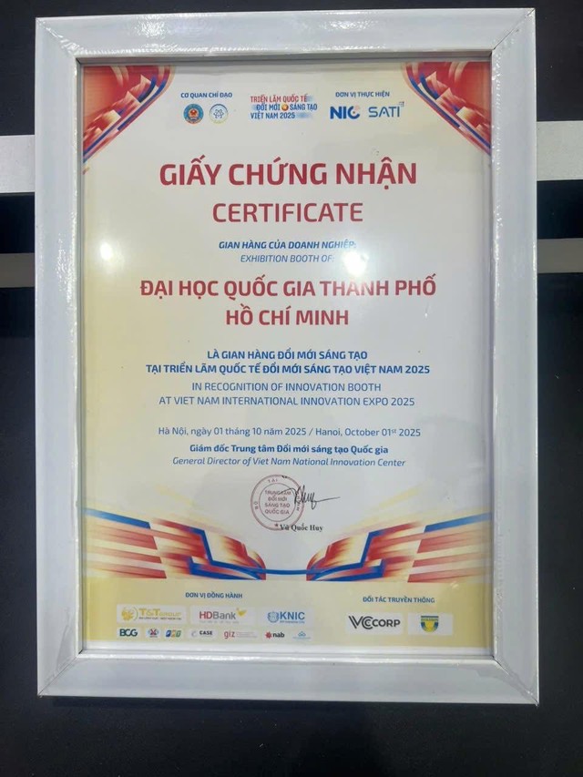 Đại học Quốc gia TP. Hồ Chí Minh khẳng định vai trò tiên phong tại Triển lãm Quốc tế Đổi mới Sáng tạo Việt Nam 2025- Ảnh 2. Đại học Quốc gia TP. Hồ Chí Minh khẳng định vai trò tiên phong tại Triển lãm Quốc tế Đổi mới Sáng tạo Việt Nam 2025- Ảnh 2.