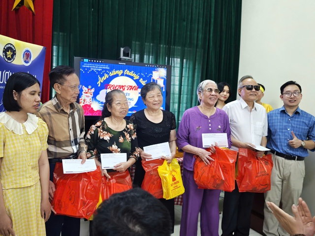 "Ánh Sáng Trăng Rằm – Gắn Kết Yêu Thương": Ngày Hội Trung Thu Ấm Áp Của Tình Người- Ảnh 2.