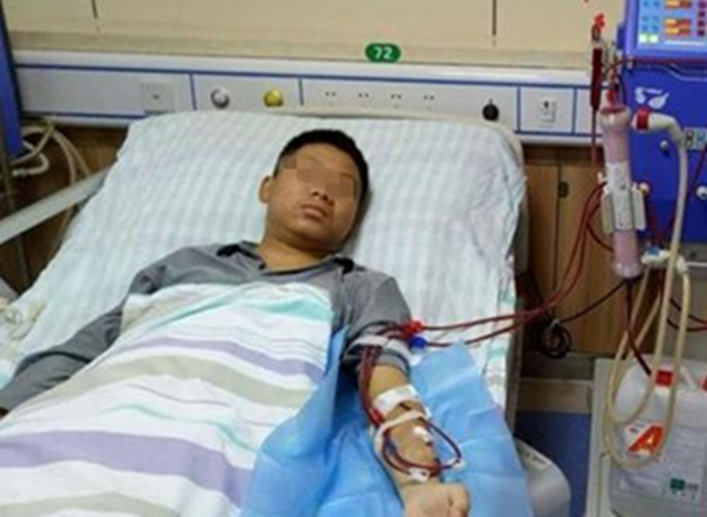 4 thói quen “rút cạn” thận nhưng nhiều người tưởng vô hại- Ảnh 1.