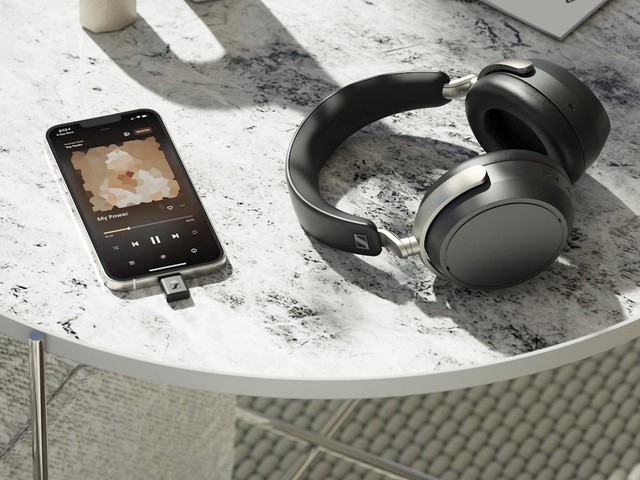 Sennheiser ra mắt tai nghe HDB 630: Kết hợp "chất lượng âm thanh có dây" và sự tiện lợi của không dây?- Ảnh 1.