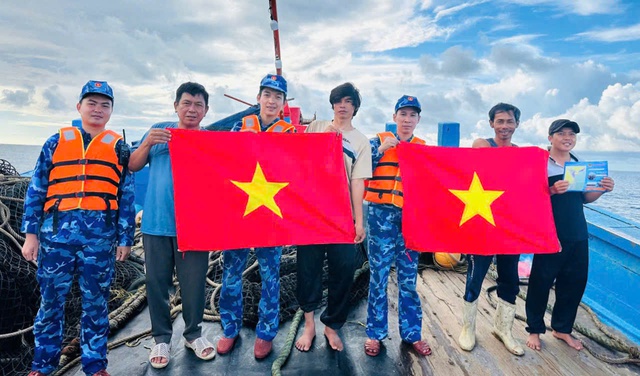 Tuổi trẻ Hải đoàn 11 sôi nổi thi đua chào mừng Đại hội Đoàn cơ sở nhiệm kỳ 2025–2030- Ảnh 2. Tuổi trẻ Hải đoàn 11 sôi nổi thi đua chào mừng Đại hội Đoàn cơ sở nhiệm kỳ 2025–2030- Ảnh 2.