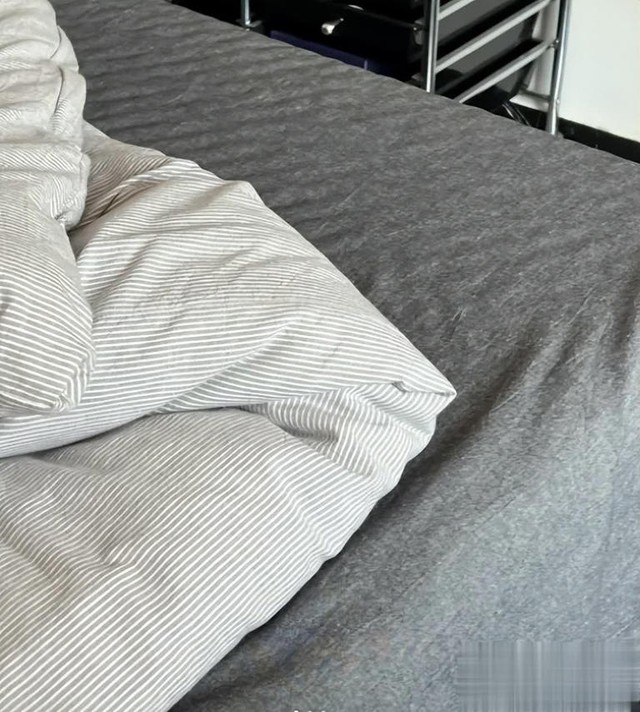 3 thứ trong phòng ngủ nhiều người cực độc- Ảnh 3.