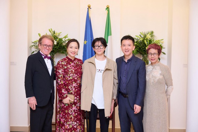 Vinh danh một đời cống hiến cho h&agrave;nh tr&igrave;nh nh&acirc;n đạo- Ảnh 1.