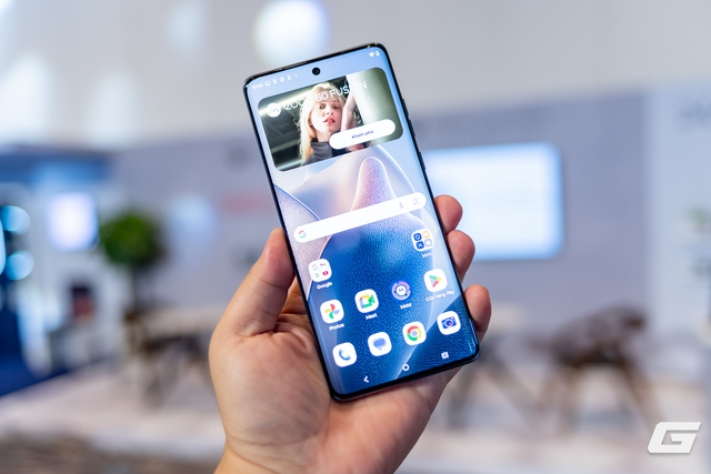 Motorola "tái xuất" Việt Nam đầy ấn tượng: Ra mắt 5 mẫu máy trải dài mọi phân khúc, giá chưa đến 3 triệu đồng- Ảnh 14. Motorola "tái xuất" Việt Nam đầy ấn tượng: Ra mắt 5 mẫu máy trải dài mọi phân khúc, giá chưa đến 3 triệu đồng- Ảnh 14.
