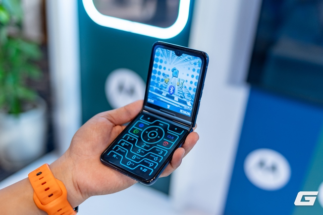 Motorola "tái xuất" Việt Nam đầy ấn tượng: Ra mắt 5 mẫu máy trải dài mọi phân khúc, giá chưa đến 3 triệu đồng- Ảnh 1. Motorola "tái xuất" Việt Nam đầy ấn tượng: Ra mắt 5 mẫu máy trải dài mọi phân khúc, giá chưa đến 3 triệu đồng- Ảnh 1.