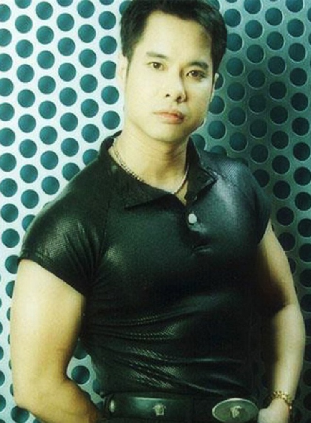 Ngọc Sơn bán được 100 nghìn băng đĩa, thành hiện tượng- Ảnh 2. Ngọc Sơn bán được 100 nghìn băng đĩa, thành hiện tượng- Ảnh 2.