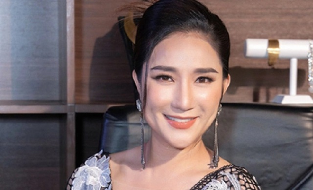 Nữ NSƯT 48 tuổi: "C&oacute; người gần gấp đ&ocirc;i tuổi t&ocirc;i y&ecirc;u t&ocirc;i"- Ảnh 2.