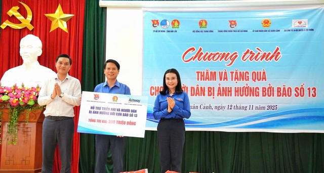 Gần 3 tỷ đồng hỗ trợ người dân, thanh thiếu nhi bị ảnh hưởng do bão số 13 tại Đắk Lắk- Ảnh 1.