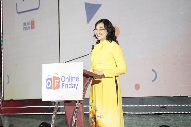 Thứ trưởng Bộ Công Thương Phan Thị Thắng phát biểu tại buổi lễ Thứ trưởng Bộ Công Thương Phan Thị Thắng phát biểu tại buổi lễ