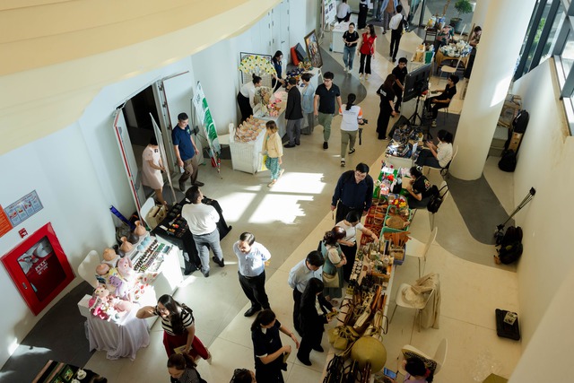 Các gian hàng tại Ngày hội. Các gian hàng tại Ngày hội.