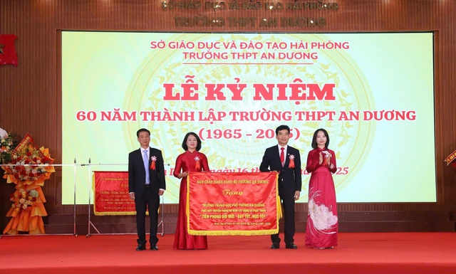 Kỷ niệm 60 năm thành lập Trường THPT An Dương: Dấu son truyền thống – Động lực vươn tầm tương lai- Ảnh 4. Kỷ niệm 60 năm thành lập Trường THPT An Dương: Dấu son truyền thống – Động lực vươn tầm tương lai- Ảnh 4.