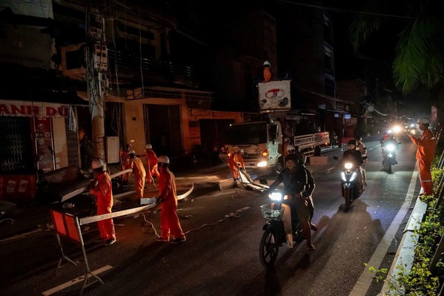 EVN chung tay ủng hộ nhiều địa phương khắc phục hậu quả các cơn bão, lũ lụt trong năm 2025
- Ảnh 1. EVN chung tay ủng hộ nhiều địa phương khắc phục hậu quả các cơn bão, lũ lụt trong năm 2025
- Ảnh 1.