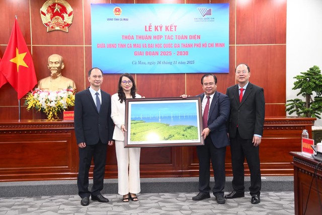 Đại học Quốc gia Tp Hồ Chí Minh và tỉnh Cà Mau ký kết Thỏa thuận hợp tác toàn diện giai đoạn 2025–2030: Tăng cường liên kết đại học – địa phương vì phát triển bền vững- Ảnh 1.