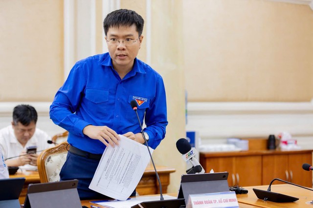 Chương trình lãnh đạo Thành phố Hồ Chí Minh gặp gỡ, động viên các cá nhân đạt giải thưởng Quả Cầu vàng và giải thưởng Nữ sinh khoa học Công nghệ Việt Nam năm 2025- Ảnh 3. Chương trình lãnh đạo Thành phố Hồ Chí Minh gặp gỡ, động viên các cá nhân đạt giải thưởng Quả Cầu vàng và giải thưởng Nữ sinh khoa học Công nghệ Việt Nam năm 2025- Ảnh 3.