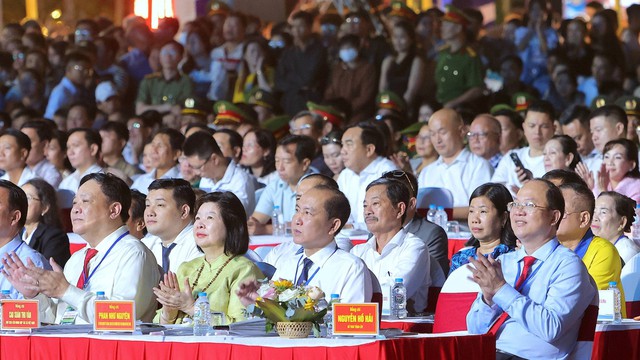 Lễ khai mạc ngày hội Cua Cà Mau lần thứ II năm 2025: Tôn vinh “Hương rừng – Vị biển” xứ đất mũi- Ảnh 1.