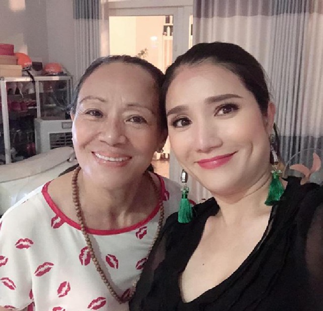 Nữ NSƯT U50, độc thân: "Tôi đi chơi mặc đầm hơi hở, mẹ thấy được là bắt thay"- Ảnh 1.