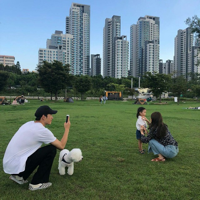 4 kiểu cha mẹ khiến con không kiếm nổi tiền- Ảnh 1.