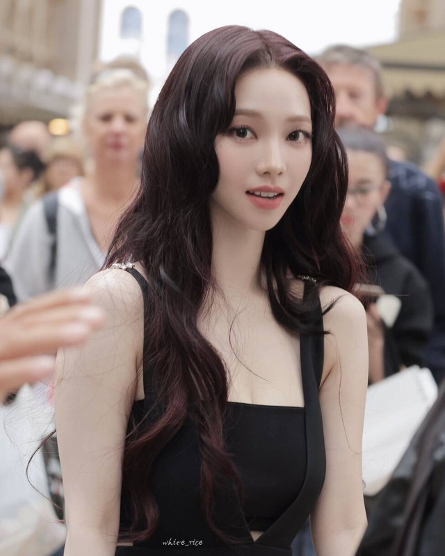 Không tin được đây từng là mỹ nhân đẹp hơn trí tuệ nhân tạo, hát kiểu gì hạng 1000 cũng chưa đạt nổi- Ảnh 1. Không tin được đây từng là mỹ nhân đẹp hơn trí tuệ nhân tạo, hát kiểu gì hạng 1000 cũng chưa đạt nổi- Ảnh 1.