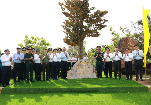 Tổng Bí thư Tô Lâm thăm, làm việc với Bộ Tư lệnh Vùng Cảnh sát biển 4- Ảnh 9. Tổng Bí thư Tô Lâm thăm, làm việc với Bộ Tư lệnh Vùng Cảnh sát biển 4- Ảnh 9.