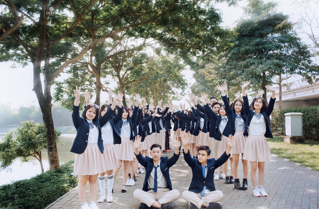 Khi học trò cũ trở về: Khoảnh khắc nhận ra "người lớn" cũng có lúc cần được chăm sóc- Ảnh 1.